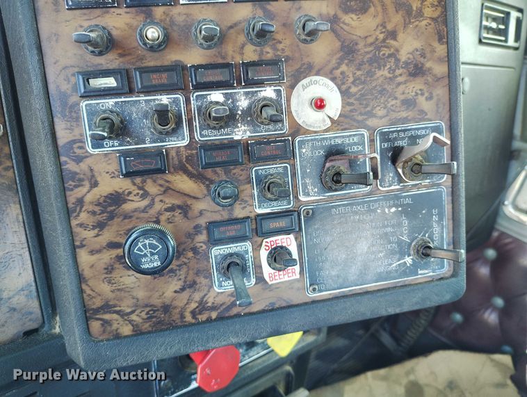 image for item DP4976 1994 Kenworth T600 semi truck