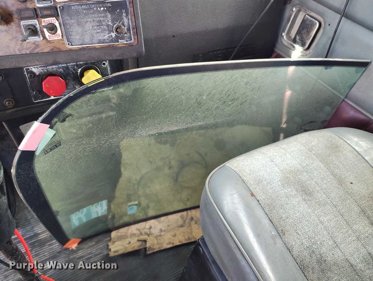 image for item DP4976 1994 Kenworth T600 semi truck