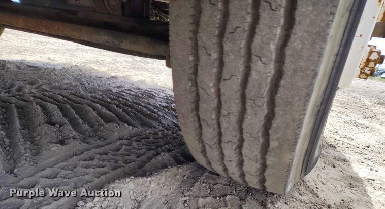 image for item DP4976 1994 Kenworth T600 semi truck