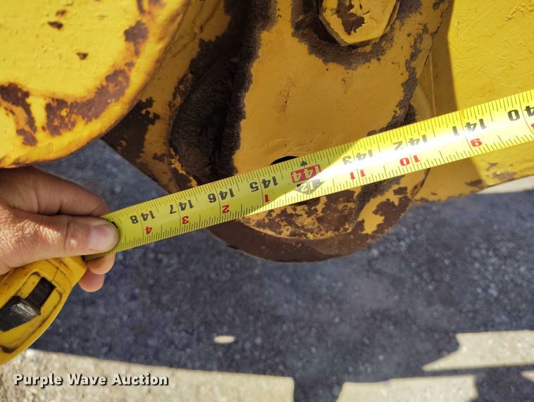 image for item DP4979 1977 Caterpillar 235 excavator