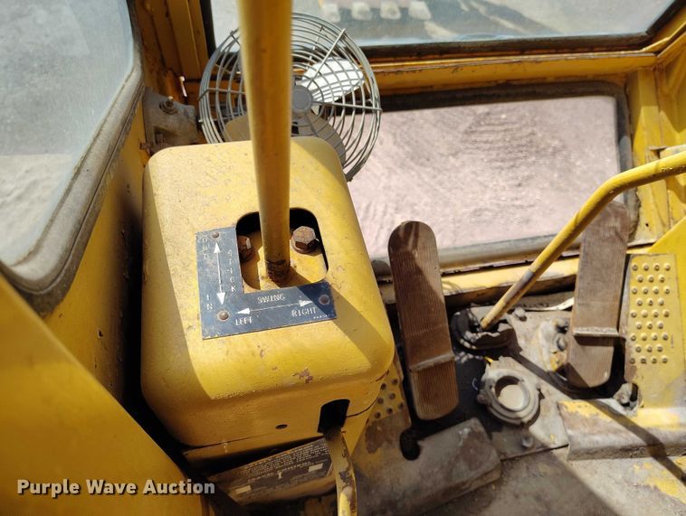 image for item DP4979 1977 Caterpillar 235 excavator