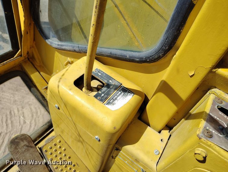 image for item DP4979 1977 Caterpillar 235 excavator