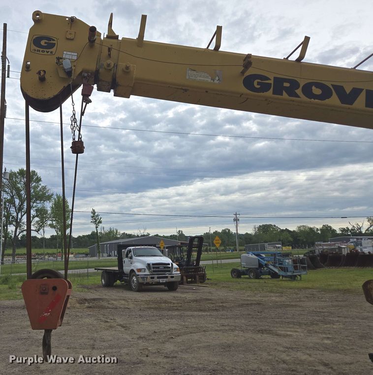image for item DP6382 Grove IND-1012 crane