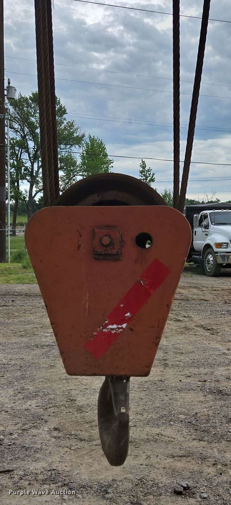 image for item DP6382 Grove IND-1012 crane