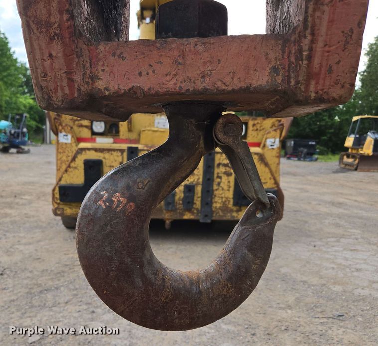 image for item DP6382 Grove IND-1012 crane