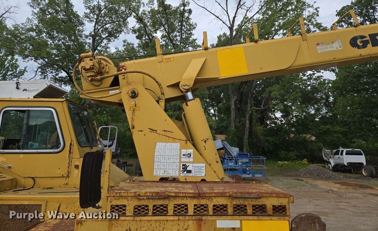 image for item DP6382 Grove IND-1012 crane