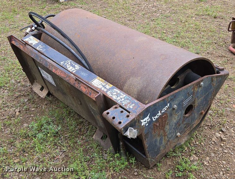 image for item DP6385 Bobcat 48 SM Roller skid steer vibratory roller