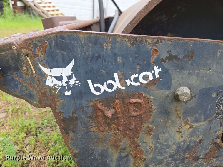 image for item DP6385 Bobcat 48 SM Roller skid steer vibratory roller
