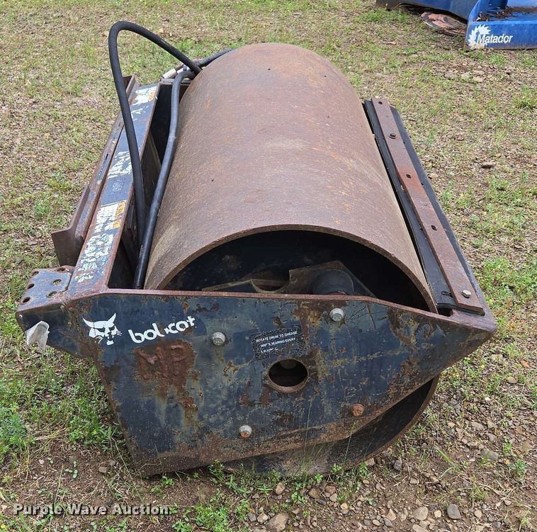 image for item DP6385 Bobcat 48 SM Roller skid steer vibratory roller