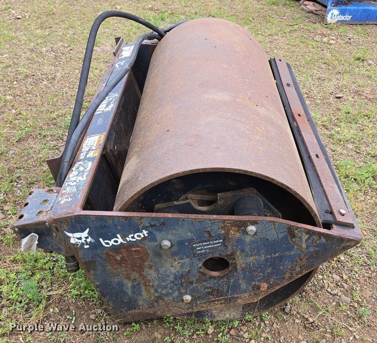 image for item DP6385 Bobcat 48 SM Roller skid steer vibratory roller