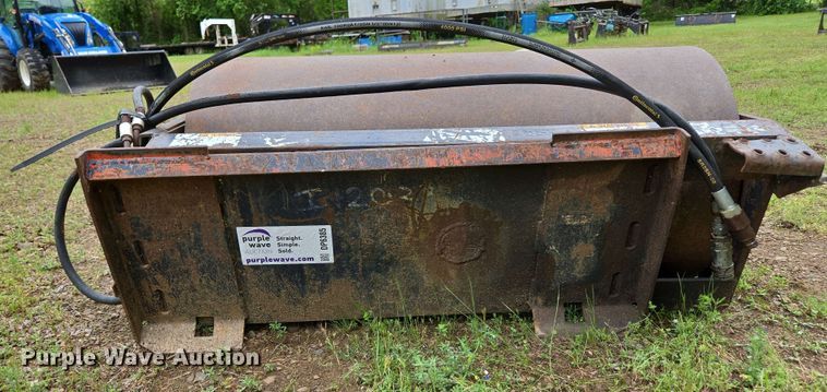 image for item DP6385 Bobcat 48 SM Roller skid steer vibratory roller