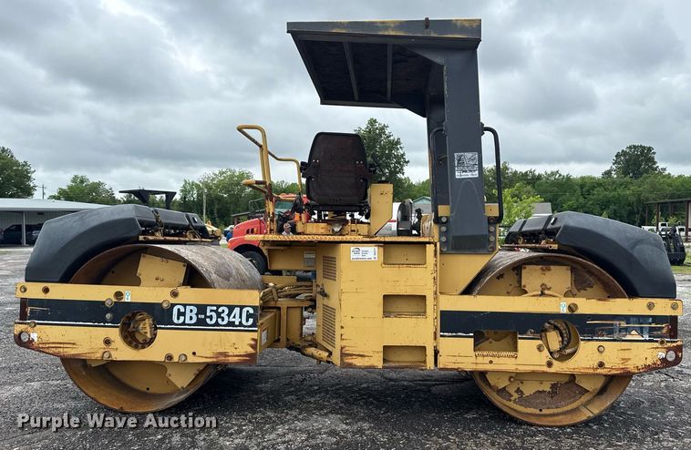 image for item DS3727 1997 Caterpillar CB 534C double drum vibratory roller