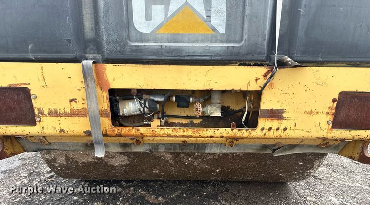 image for item DS3727 1997 Caterpillar CB 534C double drum vibratory roller