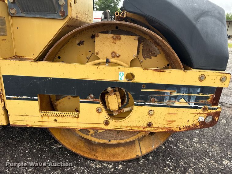 image for item DS3727 1997 Caterpillar CB 534C double drum vibratory roller