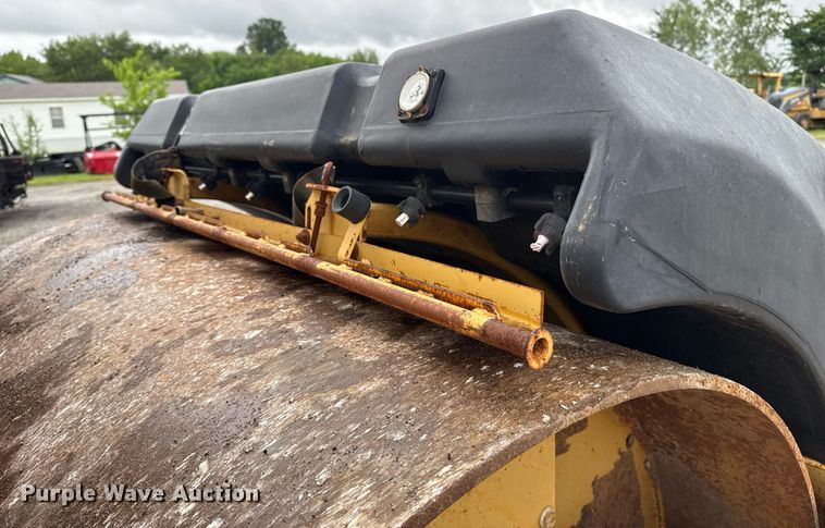 image for item DS3727 1997 Caterpillar CB 534C double drum vibratory roller