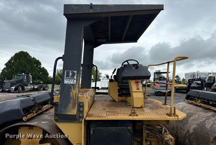 image for item DS3727 1997 Caterpillar CB 534C double drum vibratory roller