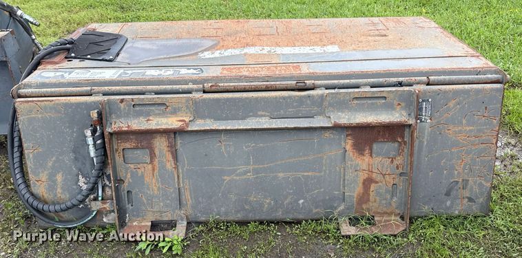 image for item DS3729 2012 Bobcat Sweeper skid steer sweeper