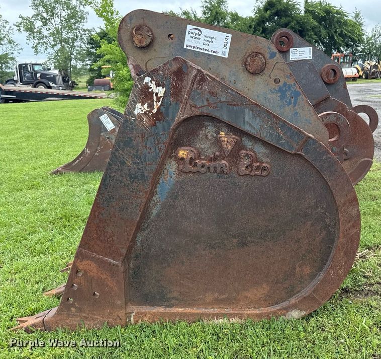 image for item DS3731 Tooth-Pro excavator bucket