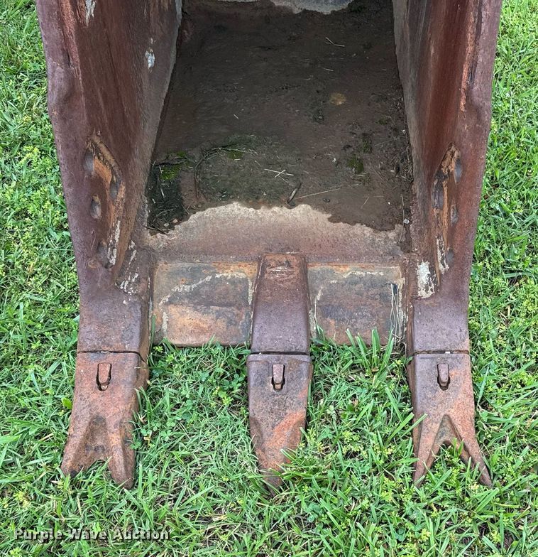 image for item DS3731 Tooth-Pro excavator bucket