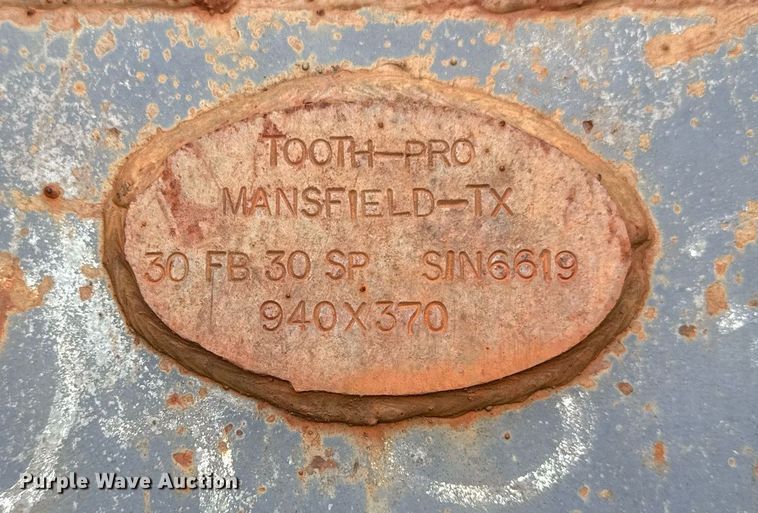 image for item DS3731 Tooth-Pro excavator bucket