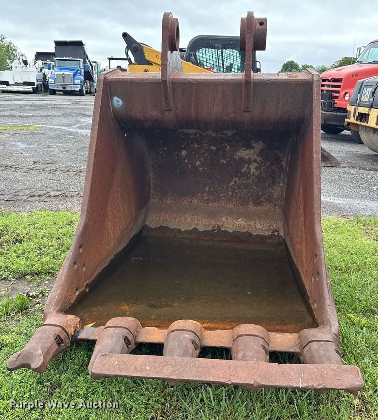 image for item DS3732 Esco PC300/350/360-3/10 excavator bucket