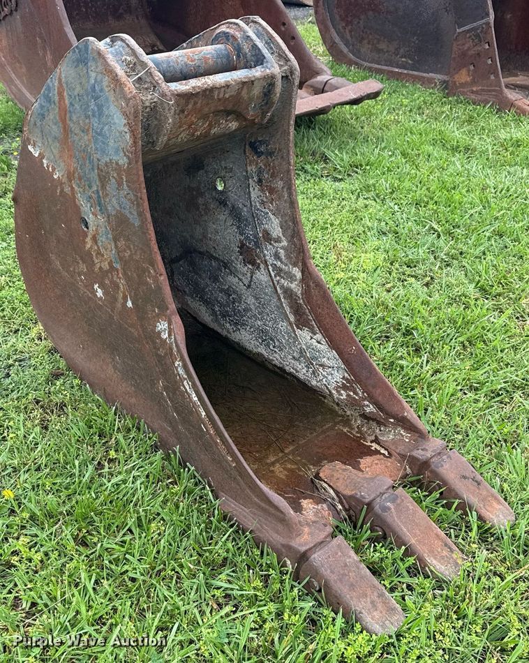 image for item DS3733 excavator bucket