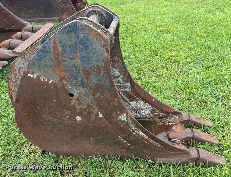 image for item DS3733 excavator bucket