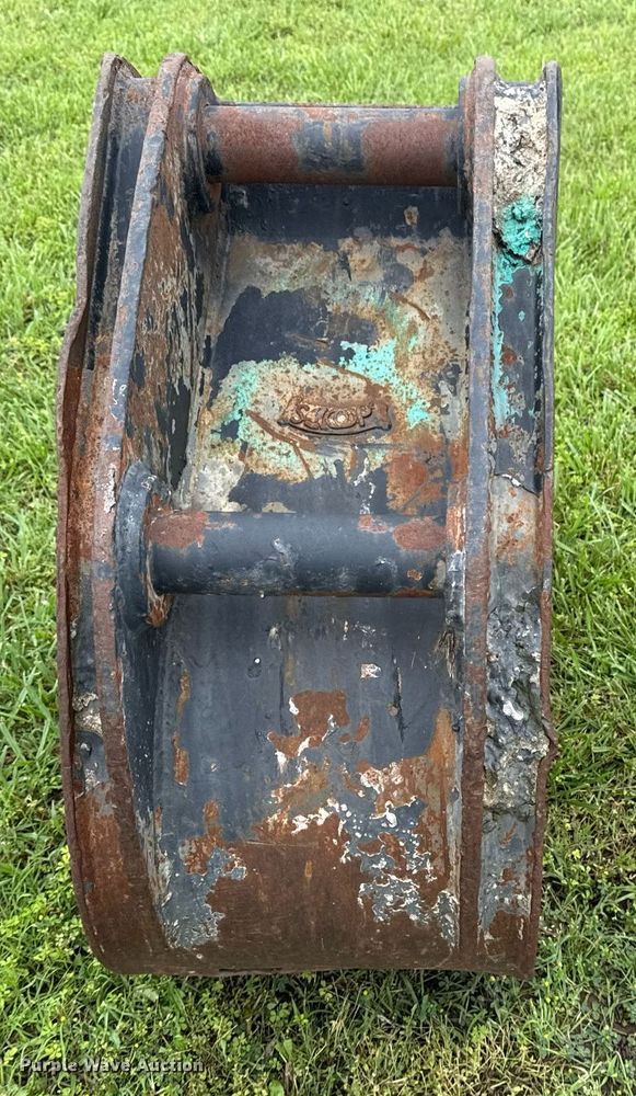 image for item DS3733 excavator bucket