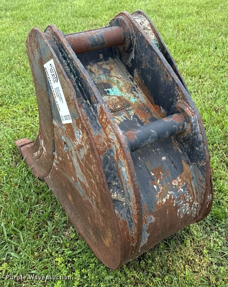 image for item DS3733 excavator bucket