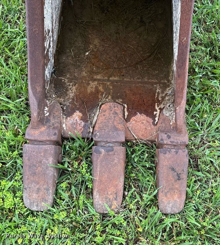 image for item DS3733 excavator bucket