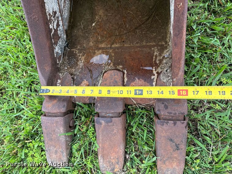 image for item DS3733 excavator bucket