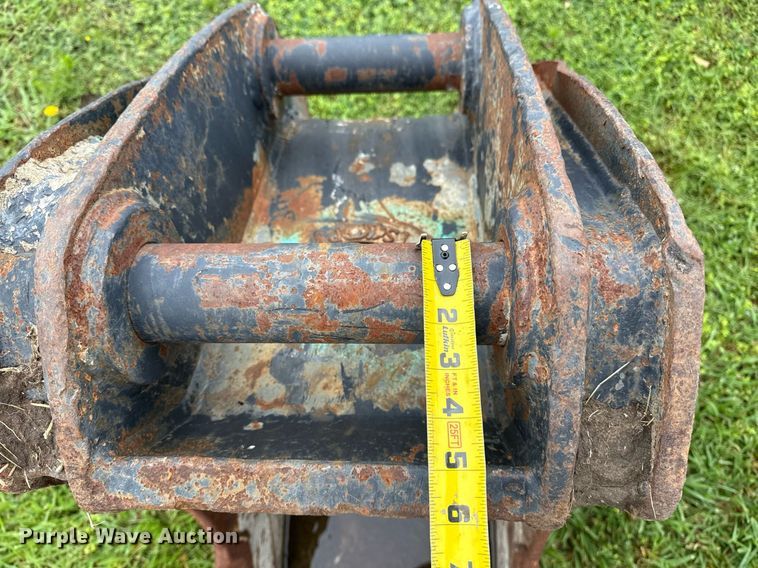 image for item DS3733 excavator bucket