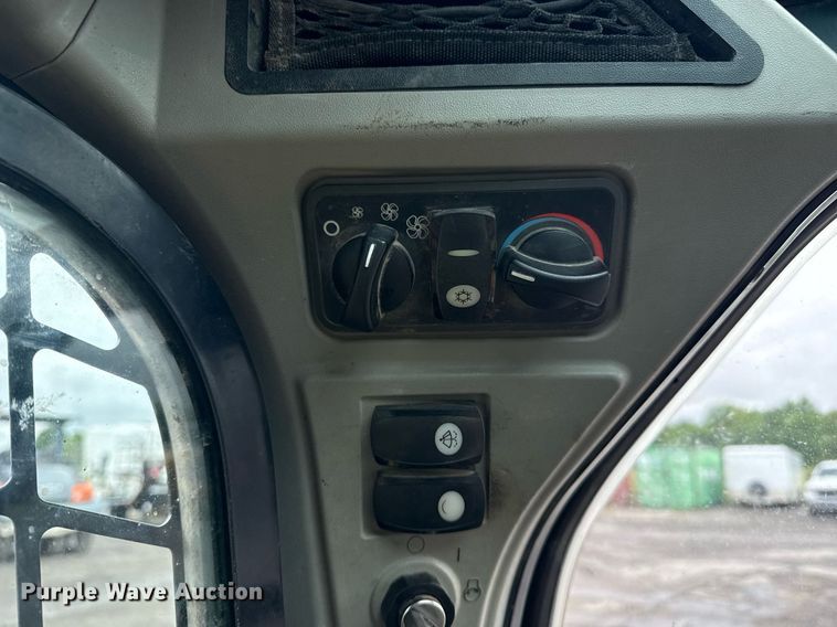 image for item DS3734 2014 Caterpillar 289D tracked skid steer loader