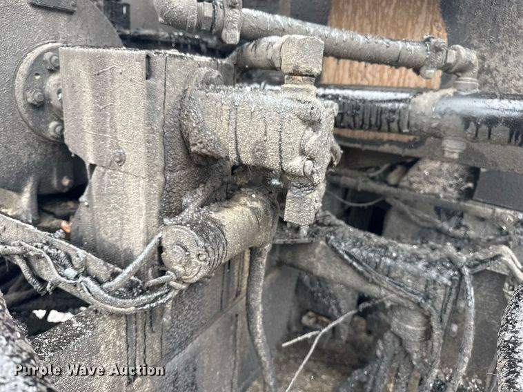 image for item DS3735 2000 Sterling Truck L7500 oil distributor truck