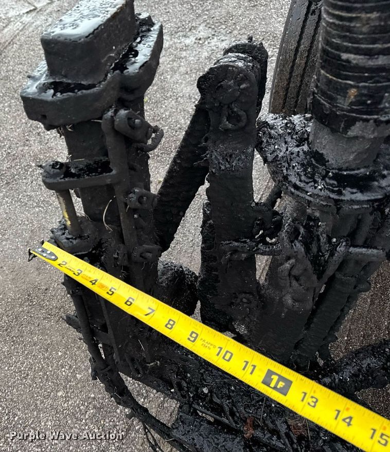 image for item DS3735 2000 Sterling Truck L7500 oil distributor truck