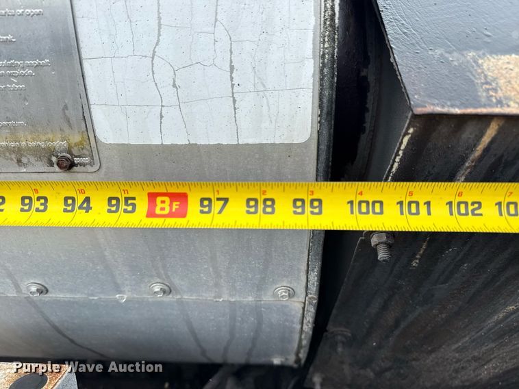 image for item DS3735 2000 Sterling Truck L7500 oil distributor truck