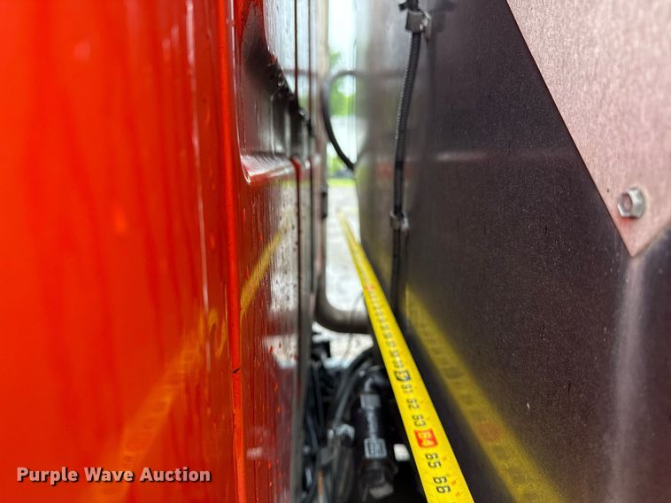 image for item DS3735 2000 Sterling Truck L7500 oil distributor truck