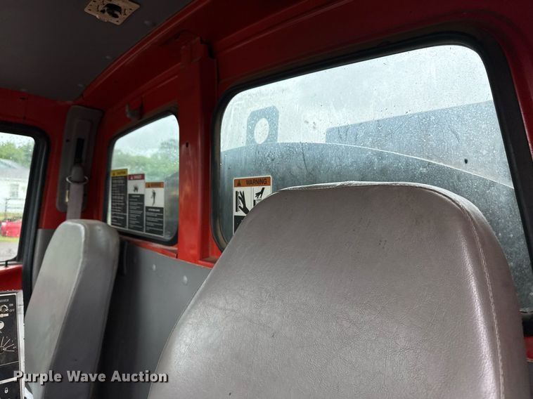 image for item DS3735 2000 Sterling Truck L7500 oil distributor truck