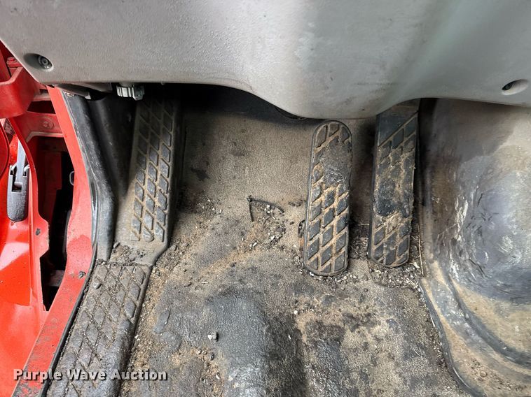 image for item DS3735 2000 Sterling Truck L7500 oil distributor truck