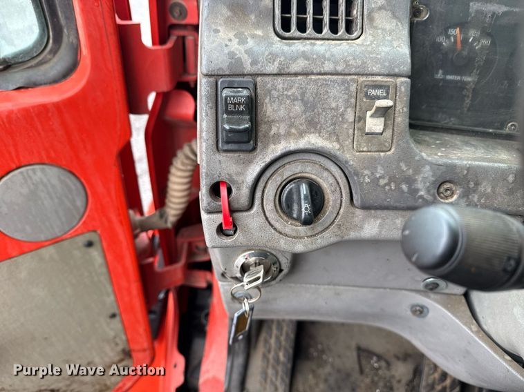 image for item DS3735 2000 Sterling Truck L7500 oil distributor truck