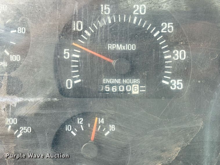 image for item DS3735 2000 Sterling Truck L7500 oil distributor truck