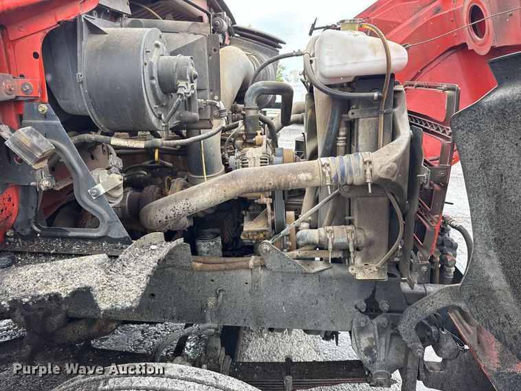 image for item DS3735 2000 Sterling Truck L7500 oil distributor truck