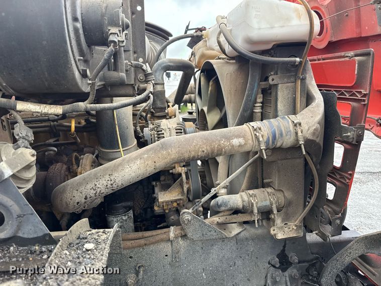 image for item DS3735 2000 Sterling Truck L7500 oil distributor truck