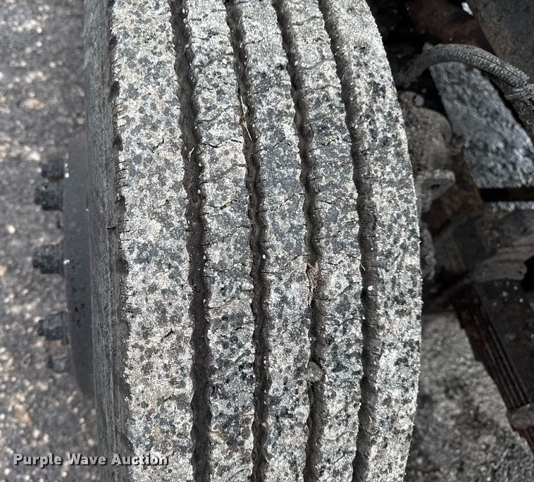 image for item DS3735 2000 Sterling Truck L7500 oil distributor truck