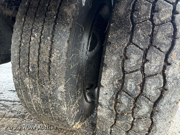 image for item DS3735 2000 Sterling Truck L7500 oil distributor truck