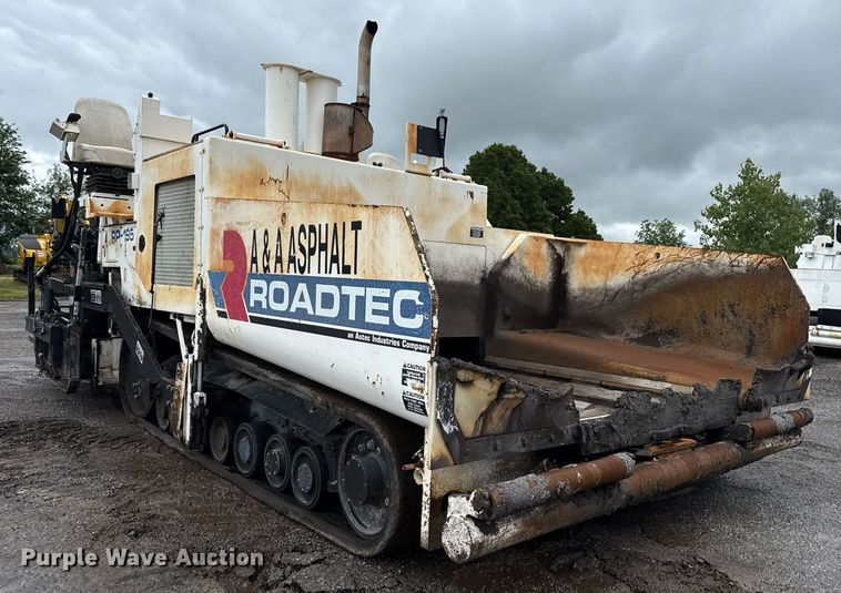 image for item DS3736 2009 Roadtec RP-195 paver