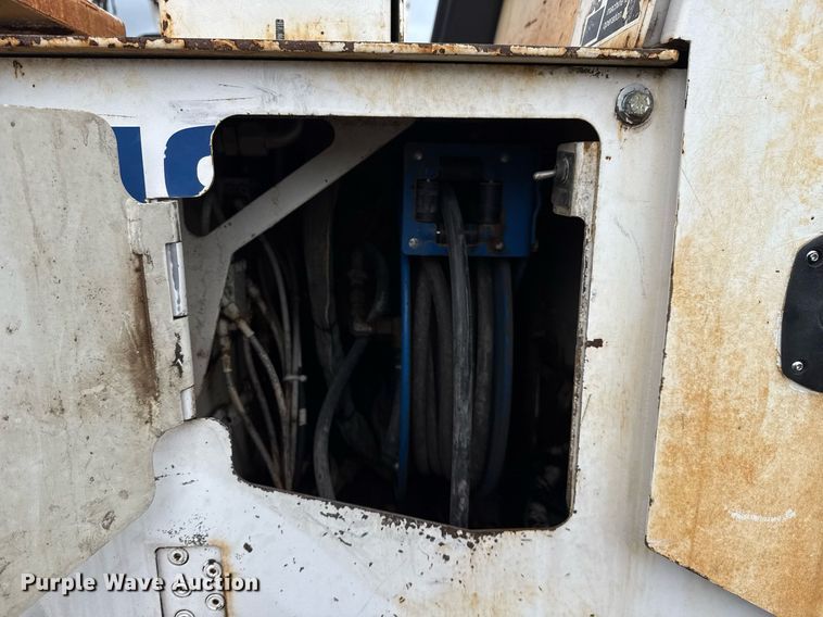 image for item DS3736 2009 Roadtec RP-195 paver