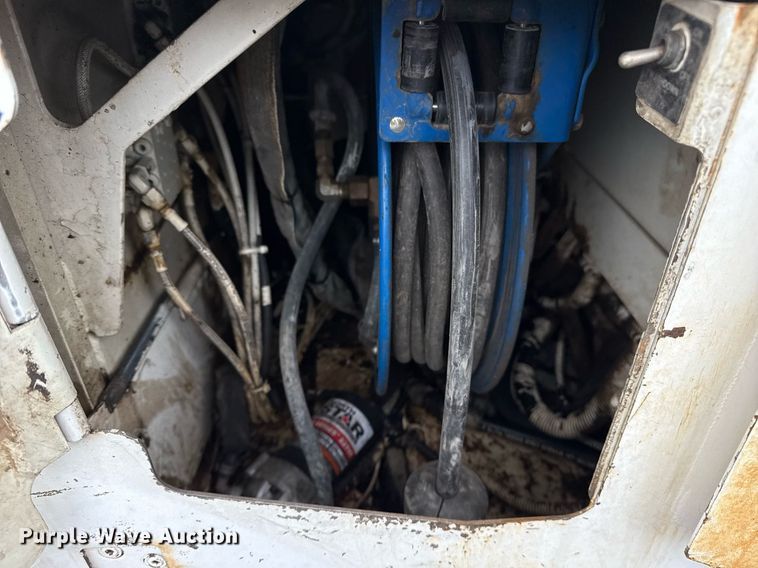 image for item DS3736 2009 Roadtec RP-195 paver