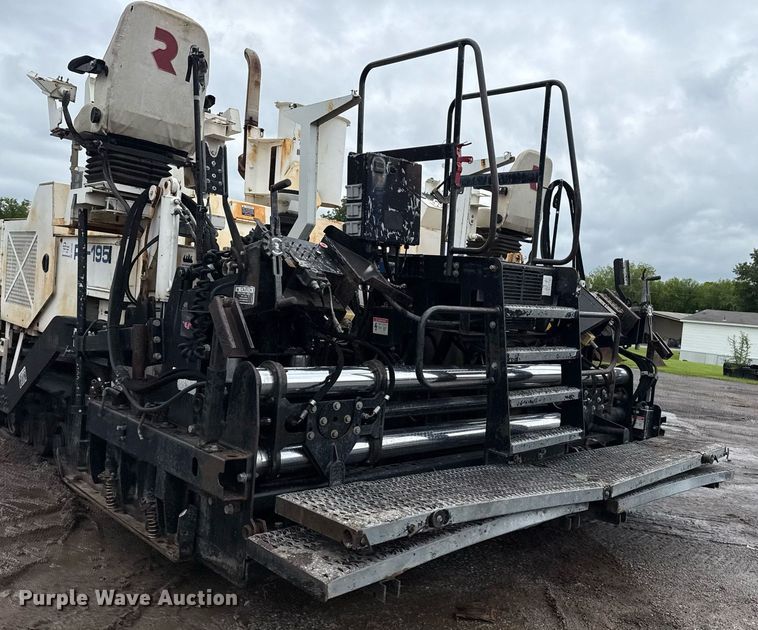 image for item DS3736 2009 Roadtec RP-195 paver