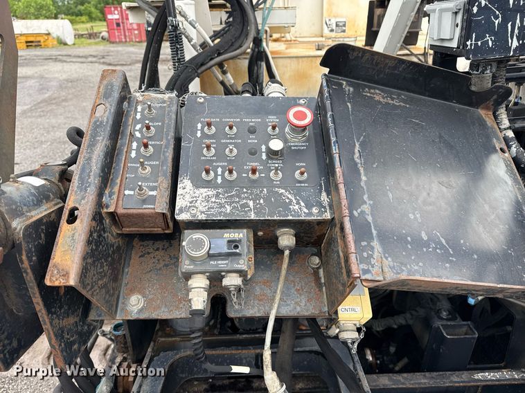 image for item DS3736 2009 Roadtec RP-195 paver